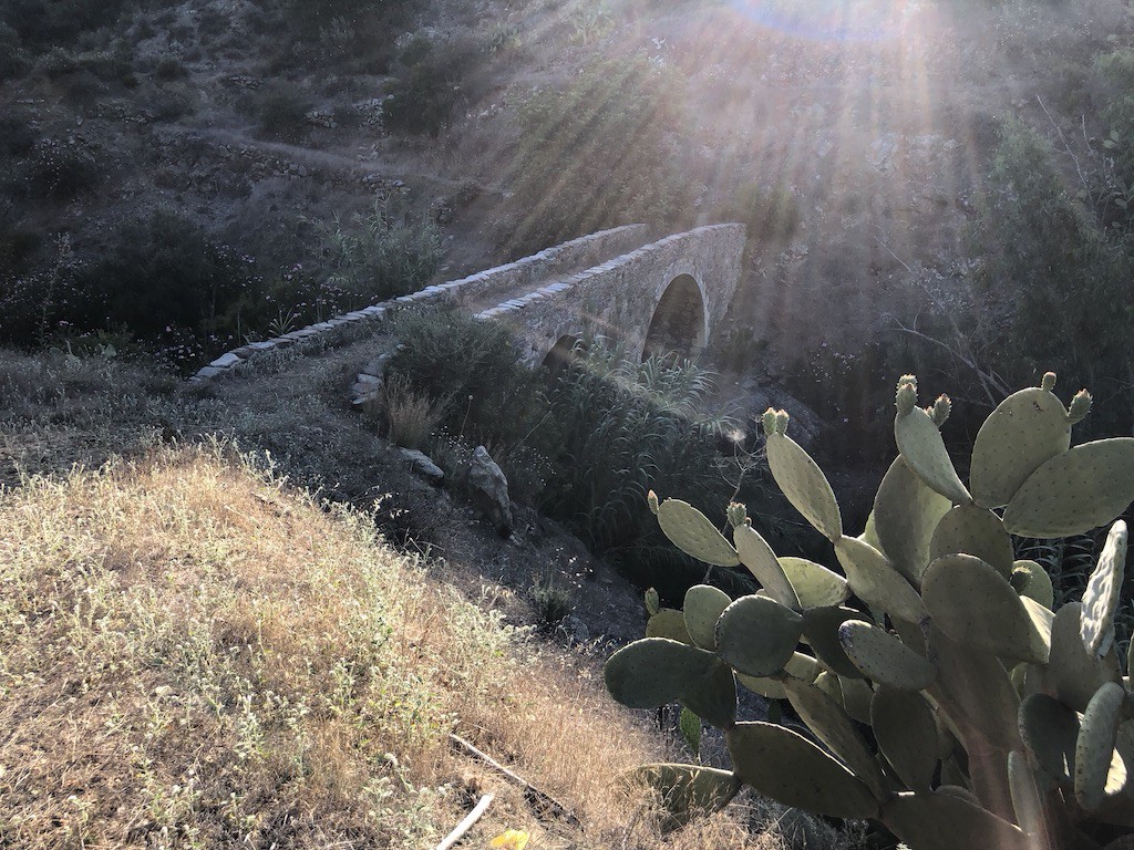 Venetian bridge near Akapnou